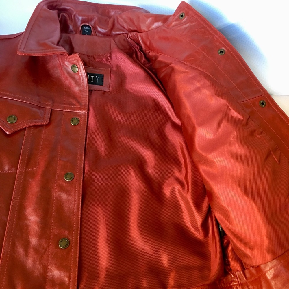Women’s Leather Jacket. - Picture 6 of 8